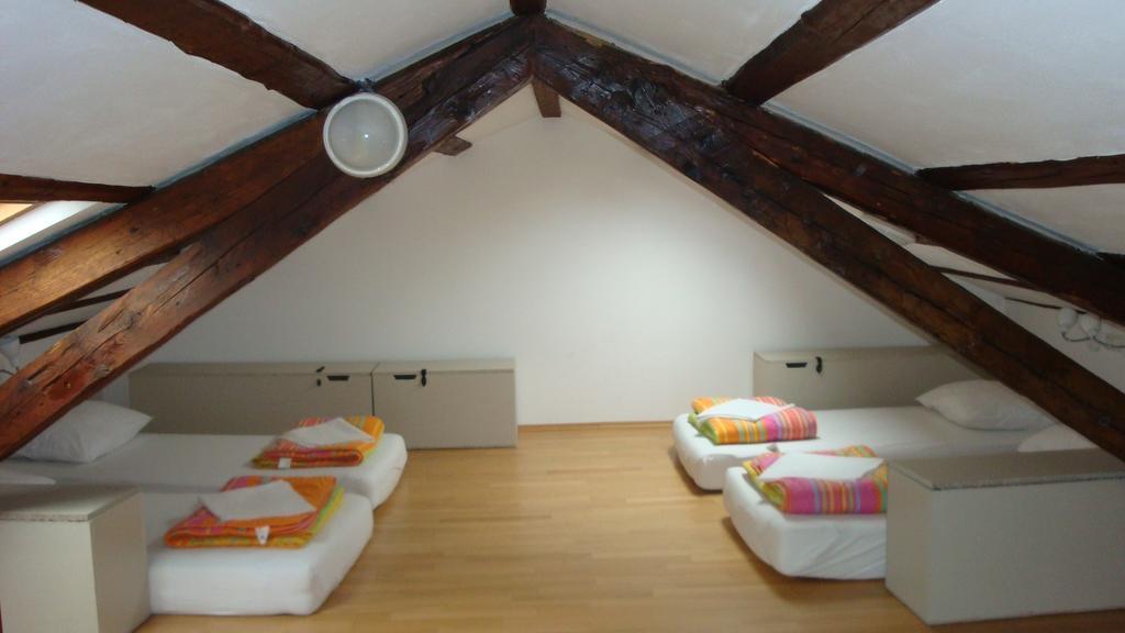 Hostel Alieti Izola Habitación foto