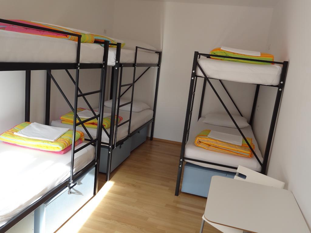 Hostel Alieti Izola Habitación foto