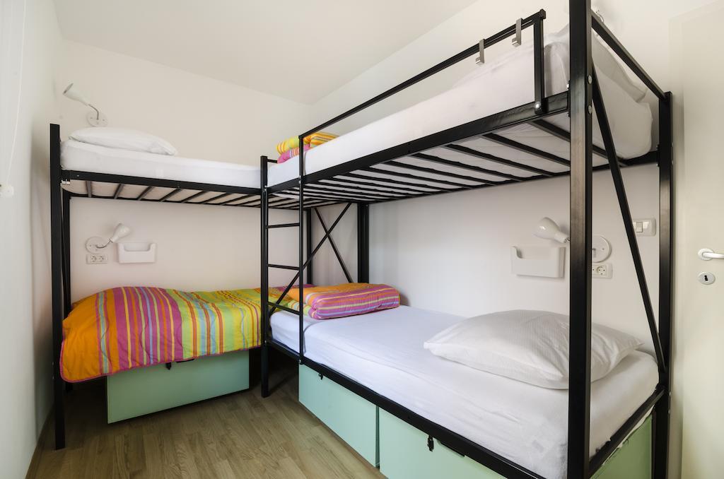 Hostel Alieti Izola Habitación foto